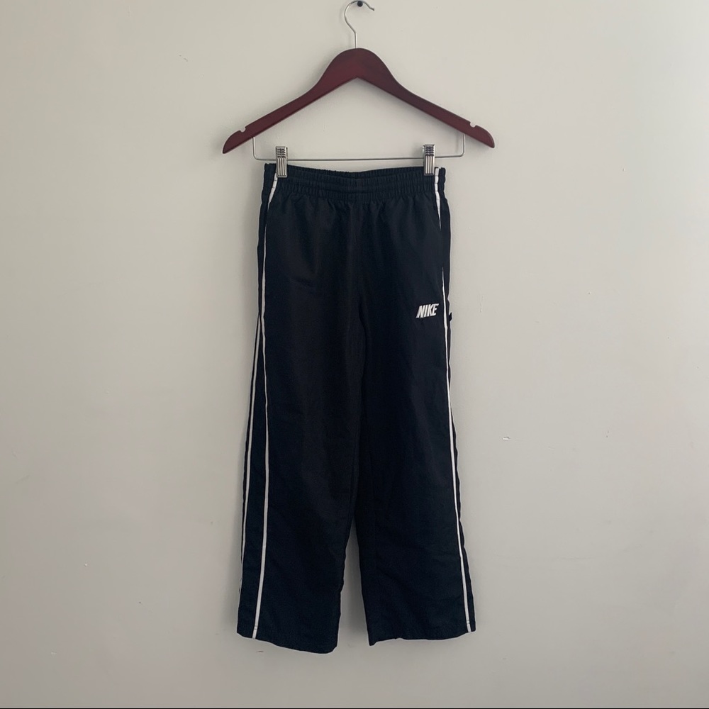Nike Windbreaker Lined Pants Youth Medium